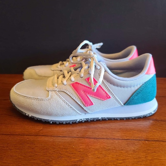 New Balance Shoes - Picture 2 of 4